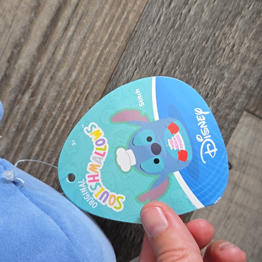 DISNEY'🧑‍🍳 7" Chef Stitch w Cake, Chef Hat & Red Oven‎ Mitts Squishmallow NWT - Picture 3 of 5
